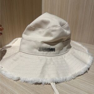 Jacquemus Off-White Frayed Bucket Hat